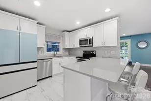 4116 Tipperary Pl, Charlotte, NC 28215 - Photo 11