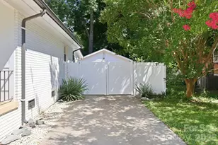4116 Tipperary Pl, Charlotte, NC 28215 - Photo 25