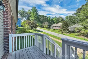10 Enka Oak St, Candler, NC 28715 - Photo 3