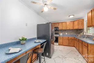 881 Mulberry St, Clyde, NC 28721 - Photo 7