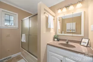 881 Mulberry St, Clyde, NC 28721 - Photo 15