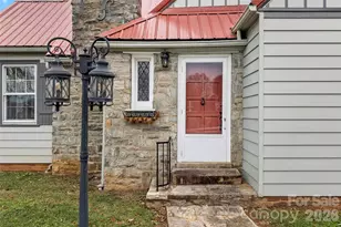 141 N Madison St, Marion, NC 28752 - Photo 5