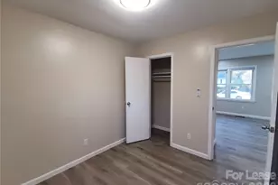 1932 Holly St, Charlotte, NC 28216 - Photo 15