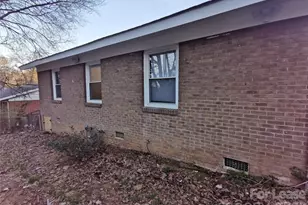 1932 Holly St, Charlotte, NC 28216 - Photo 25