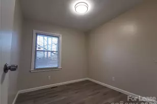 1932 Holly St, Charlotte, NC 28216 - Photo 7