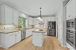 5710 Kinglet Ln, Charlotte, NC 28269 - Photo 17