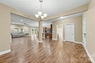 7015 Mt Holly-Huntersville Rd, Charlotte, NC 28216 - Photo 15