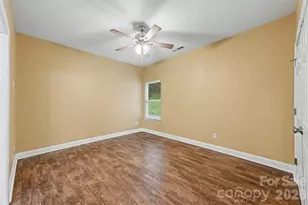 7015 Mt Holly-Huntersville Rd, Charlotte, NC 28216 - Photo 23