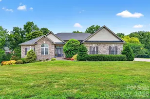 1136 Fox Chase Dr, Newton, NC 28658 - Photo 1