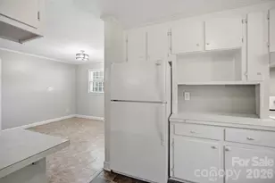1401 Grovewood Dr, Charlotte, NC 28208 - Photo 7