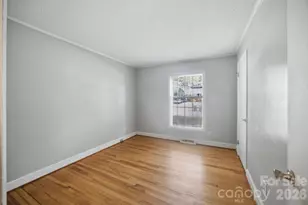 1401 Grovewood Dr, Charlotte, NC 28208 - Photo 27