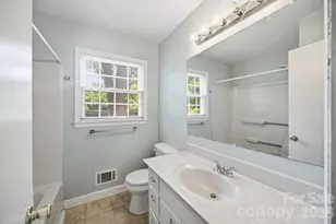 1401 Grovewood Dr, Charlotte, NC 28208 - Photo 23