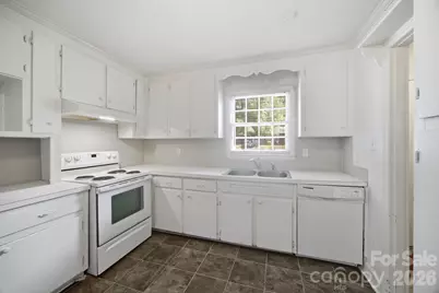 1401 Grovewood Drive, Charlotte, NC 28208 - Photo 5