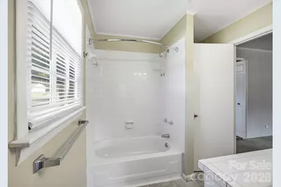 1401 Grovewood Drive, Charlotte, NC 28208 - Photo 21