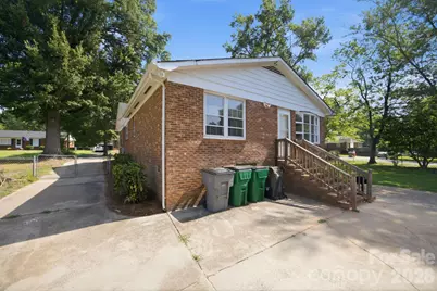 1401 Grovewood Drive, Charlotte, NC 28208 - Photo 31
