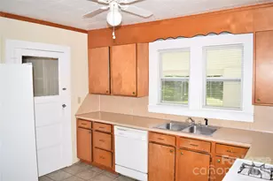 223 Maple St, Statesville, NC 28677 - Photo 11