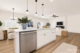 1224 N Sharon Amity Rd, Charlotte, NC 28211 - Photo 15