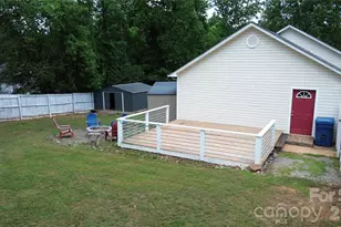 49 Laurel St, Granite Falls, NC 28630 - Photo 5