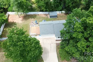 49 Laurel St, Granite Falls, NC 28630 - Photo 3