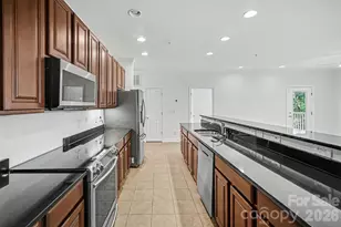 1000 E Woodlawn Rd, Charlotte, NC 28209 - Photo 5