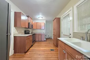 614 Marsh Rd, Charlotte, NC 28209 - Photo 13