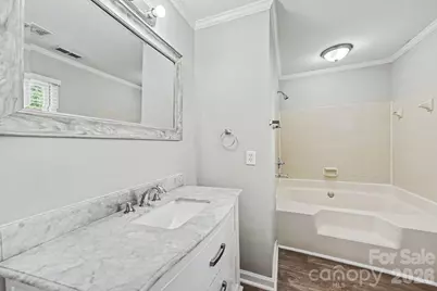 6804 Streamside Drive, Charlotte, NC 28212 - Photo 15