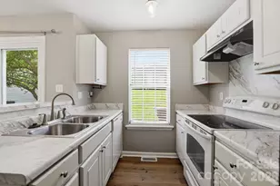 8237 Circle Tree Ln, Charlotte, NC 28277 - Photo 13