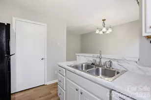 8237 Circle Tree Ln, Charlotte, NC 28277 - Photo 15