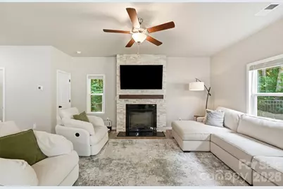 4005 Ruth Creek Court, Charlotte, NC 28216 - Photo 9