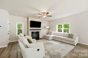 4005 Ruth Crk Ct, Charlotte, NC 28216 - Photo 7