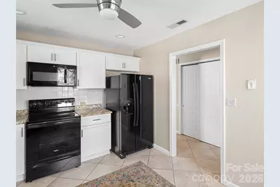 1301 Hyde Park Drive, Asheville, NC 28806 - Photo 11