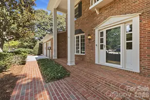 710 37th Ave NE, Hickory, NC 28601 - Photo 3
