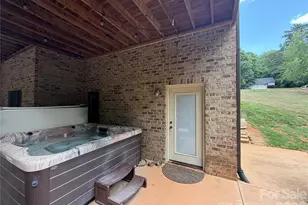 1448 Brookstone Dr, Hickory, NC 28602 - Photo 31