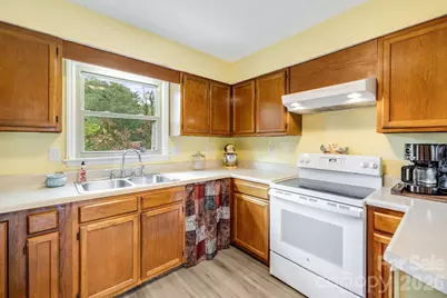1325 4th Avenue W #C, Hendersonville, NC 28739 - Photo 17