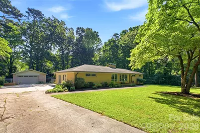 7008 Linda Lake Drive, Charlotte, NC 28215 - Photo 5