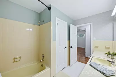 7008 Linda Lake Drive, Charlotte, NC 28215 - Photo 27