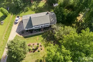 1171 37th Ave Dr NE, Hickory, NC 28601 - Photo 5