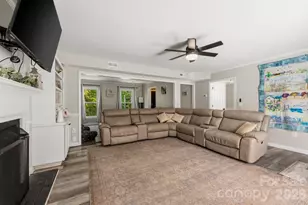 1171 37th Ave Dr NE, Hickory, NC 28601 - Photo 7