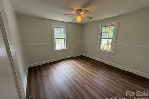 276 Kathy St, Marion, NC 28752 - Photo 7