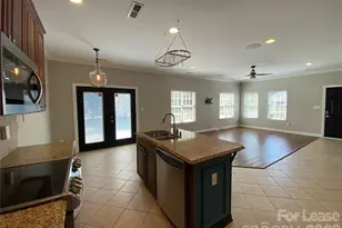 15313 Pahlmeyer Ln, Charlotte, NC 28277 - Photo 3