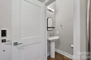 2401 Euclid Ave, Charlotte, NC 28203 - Photo 17
