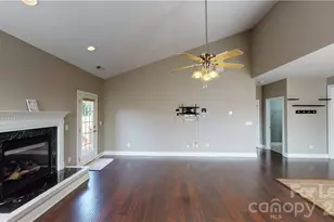 8517 Delamere Ln, Charlotte, NC 28269 - Photo 17