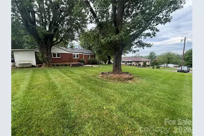 327 Arrowood Street SE, Lenoir, NC 28645 - Photo 13