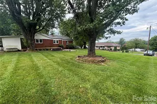 327 Arrowood St SE, Lenoir, NC 28645 - Photo 13