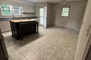 327 Arrowood St SE, Lenoir, NC 28645 - Photo 9