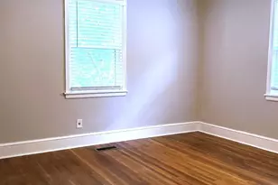 4229 Hiddenbrook Dr, Charlotte, NC 28205 - Photo 9
