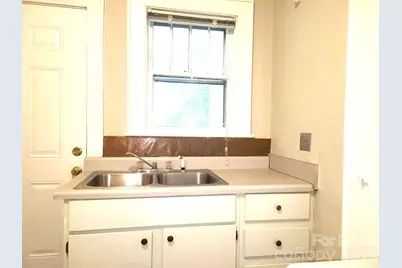 1623 Fountain View Street #4, Charlotte, NC 28208 - Photo 3