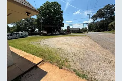 1295 N Main Avenue, Newton, NC 28658 - Photo 15