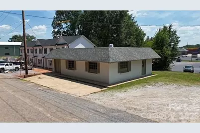 1295 N Main Avenue, Newton, NC 28658 - Photo 1