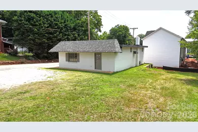 1295 N Main Avenue, Newton, NC 28658 - Photo 13